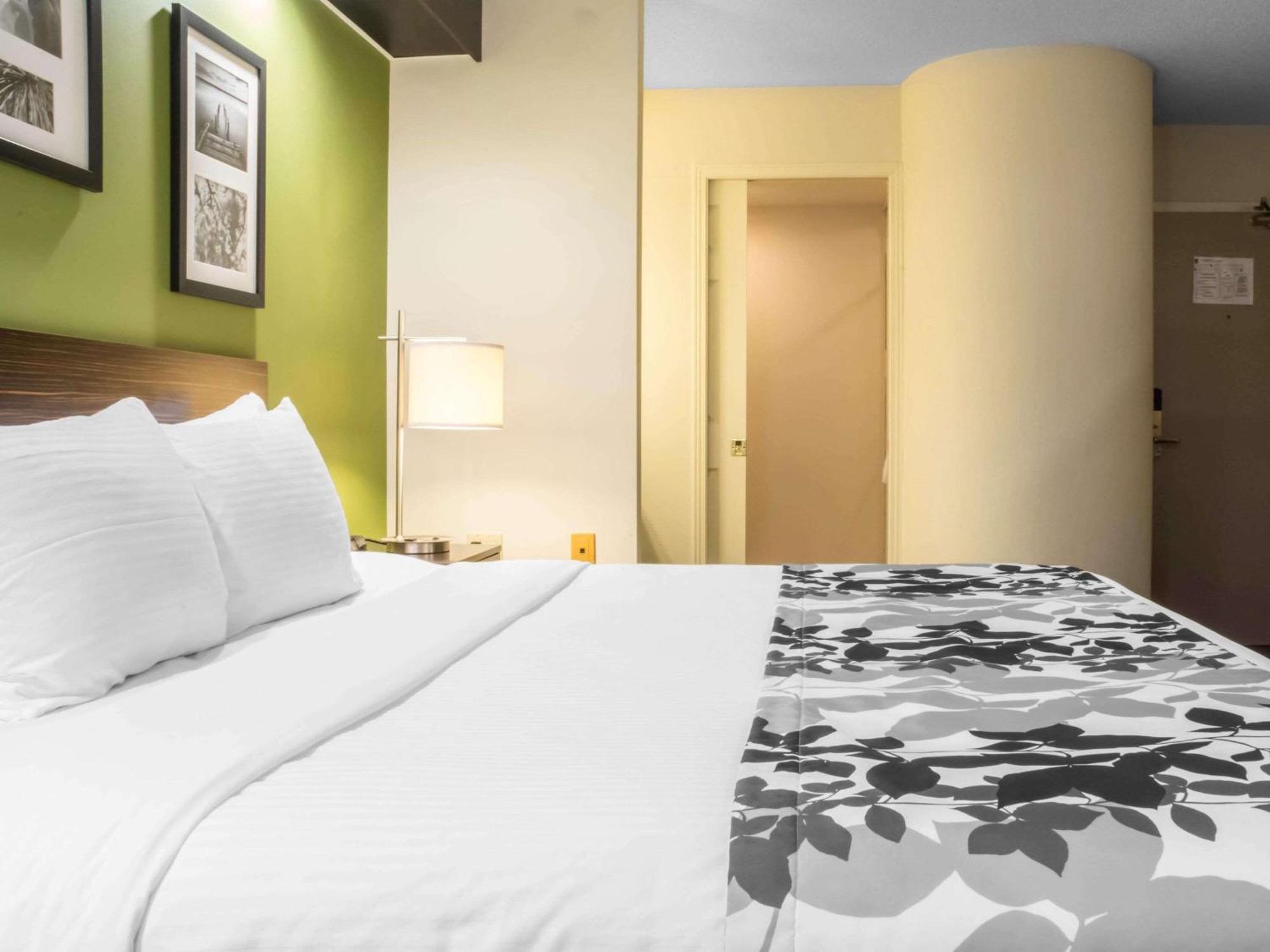 Sleep Inn Брейсбридж Екстериор снимка